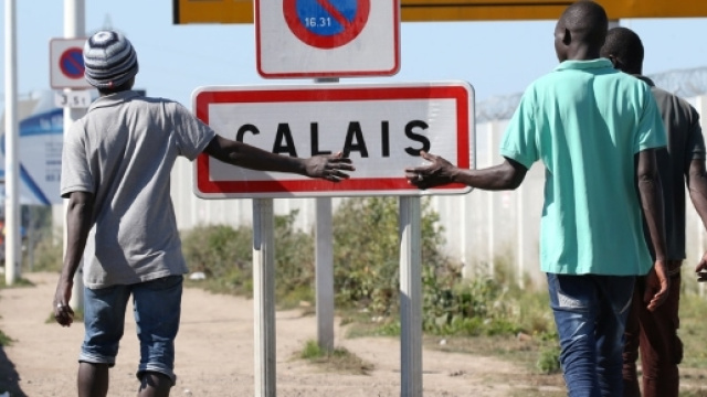 Il Regno Unito costruir&agrave; un muro a Calais - Alan Travis ... - internazionale.it
