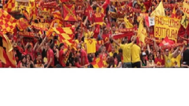 Tanti spettatori previsti al "Via del mare".