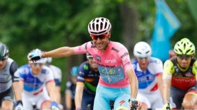 Vincenzo Nibali, maglia rosa in carica