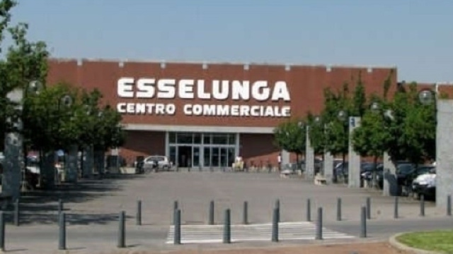 Assunzioni nei supermercati Esselunga. Lavoro per diplomati, laureati e studenti