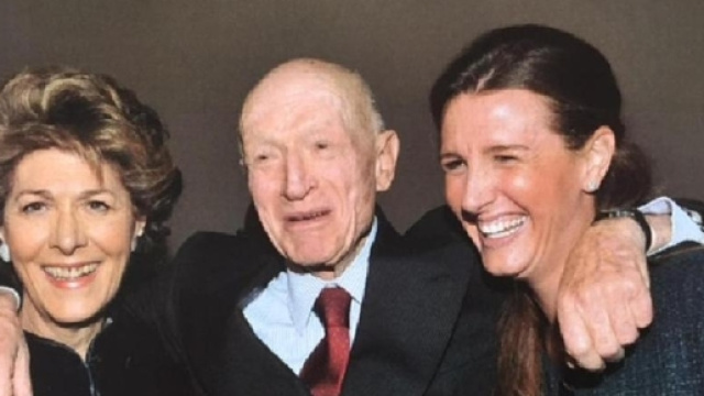 Il patron di Esselunga Bernardo Caprotti con la moglie e la figlia.