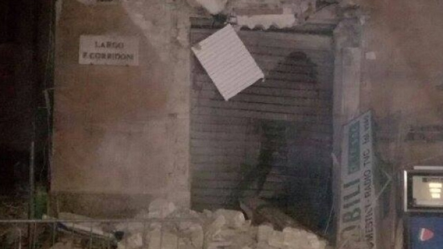 Palazzo distrutto dal sisma nel comune di Visso