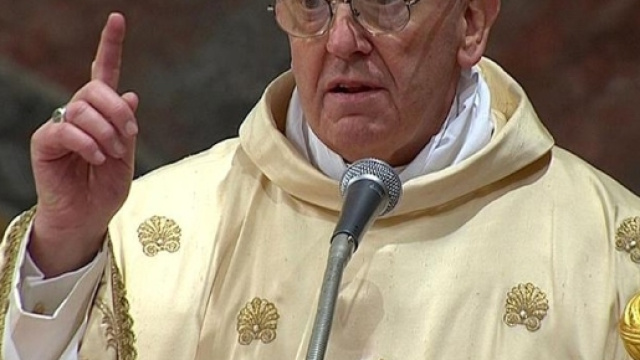 Papa Francesco: vietato dividere o disperdere le ceneri dei defunti.