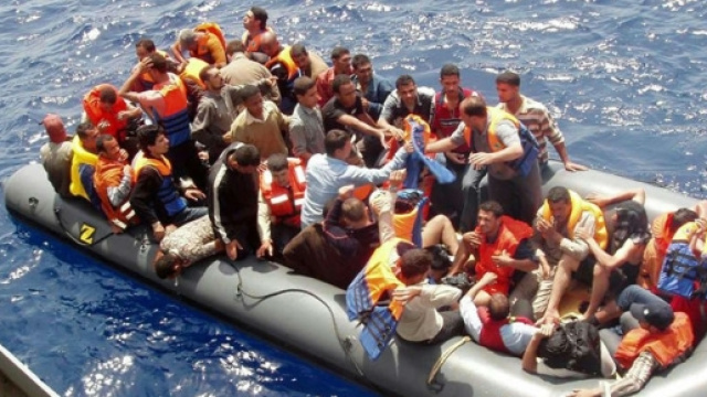 25 morti Canale di Sicilia, altre 246 persone salvate da MSF