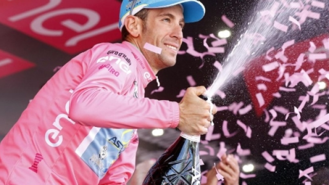 Nibali premiato a Torino per la vittoria del Giro 2016 - eurosport.com