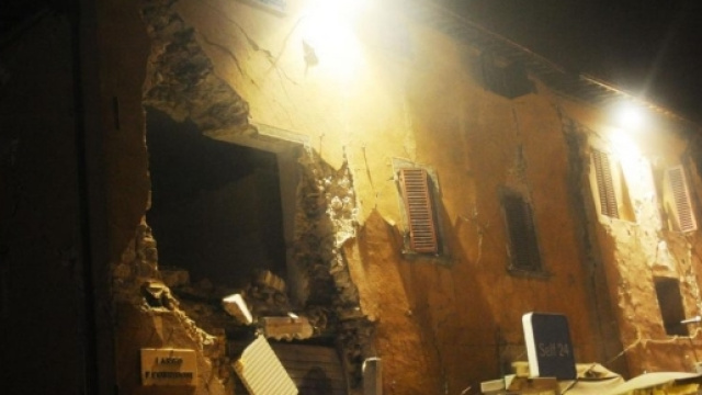 Terremoto, forte scossa in tutta l'Italia centrale. Alle 21.18 la ... - ilfattoquotidiano.it