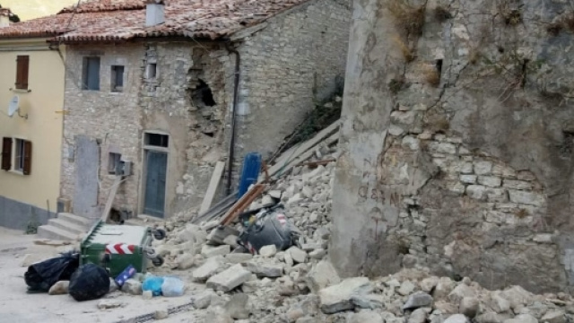 Terremoto, violenta scossa di magnitudo 6.5