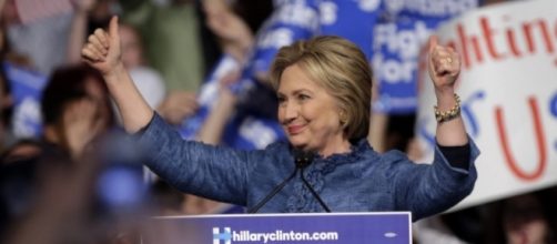 Best Twitter reactions to Hillary Clinton being told to smile ... - usatoday.com