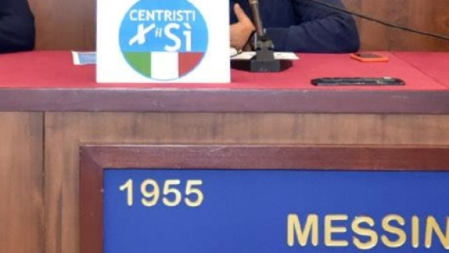 Giampiero D'alia alla conferenza centristi per il si