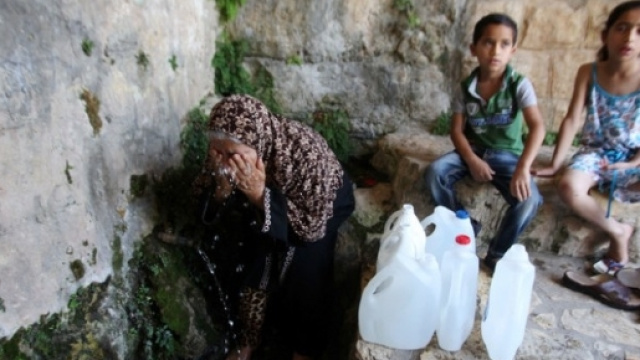 Israele asseta e strangola i palestinesi