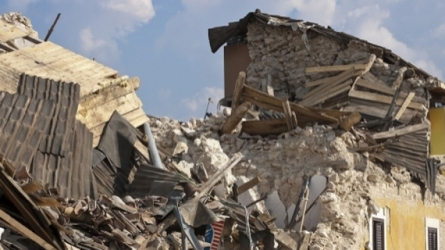 In Irpinia, nel 1962 una scossa di forte intensit&agrave; fece scendere in strada la gente salvandoli dalla scossa che dopo due ore distrusse interi paesi.