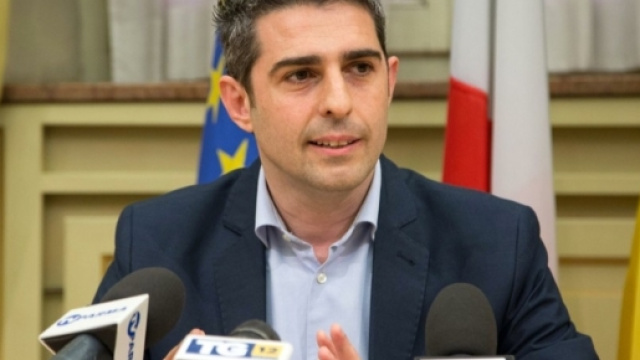 Caso Pizzarotti: il sindaco di Parma lascia i pentastellati