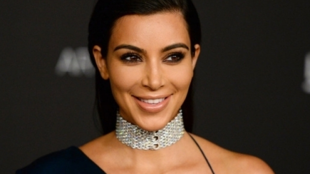 Derubata Kim Kardashian in un hotel a Parigi.