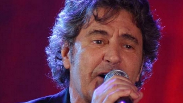 Fausto Leali: il singcolo 'A chi mi dice' cantato con Mina - sanseveroweb.it