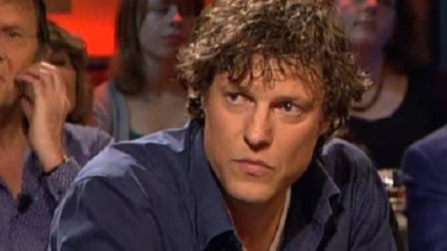 La vita del fotoreporter olandese finita sotto il fuoco di un cecchino.