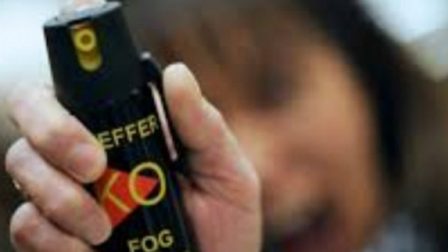 Lite condominiale a colpi di spray urticante fa evacuare intero condominio