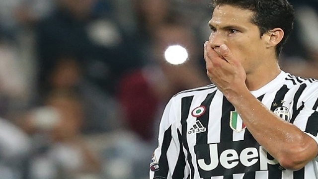 Hernanes sempre pi&ugrave; lontano dalla Juventus.
