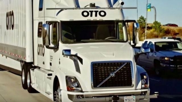 Otto, il camion che si guida da solo e consegna la birra.