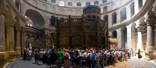 The Tomb Of Jesus Christ - Jerusalem, Israel - YouTube - youtube.com