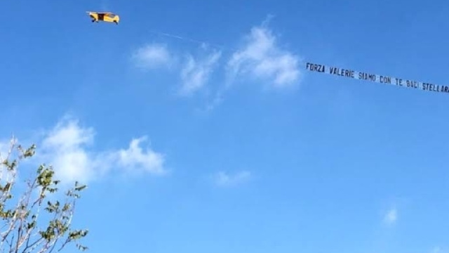 Aereo per Valeria Marini al Grande Fratello