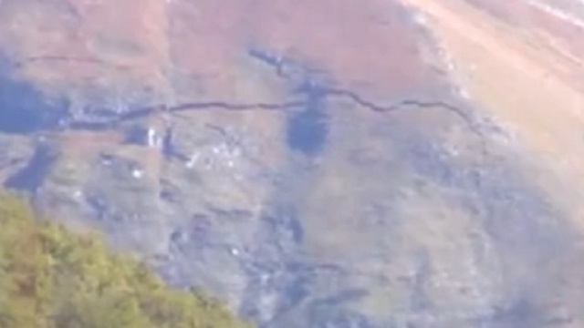 Fessura sulla montagna di Ussita a seguito del terremoto
