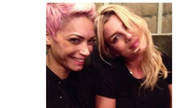 Gossip: Emma Marrone non ha tempo per l'amore; per lei ci sono solo le amiche.