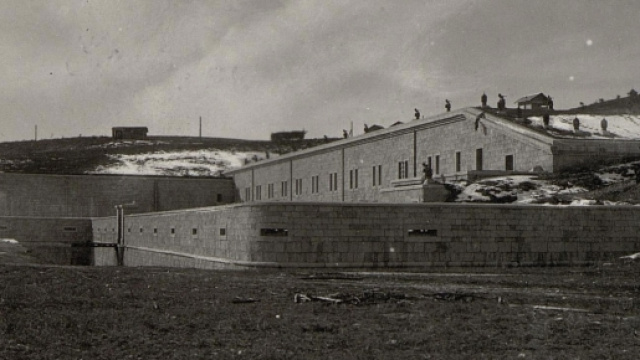 Il Forte Leone appena catturato dagli Austriaci nel 1917 - Foto Archivio Girotto