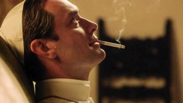 Jude Law in una scena di The Young Pope