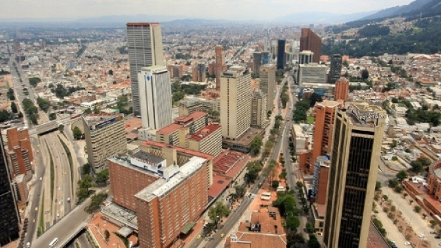 Una panoramica di Bogot&agrave; vista dall'alto