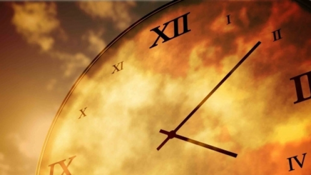 Cambio ora solare 2016: lancette avanti o indietro?