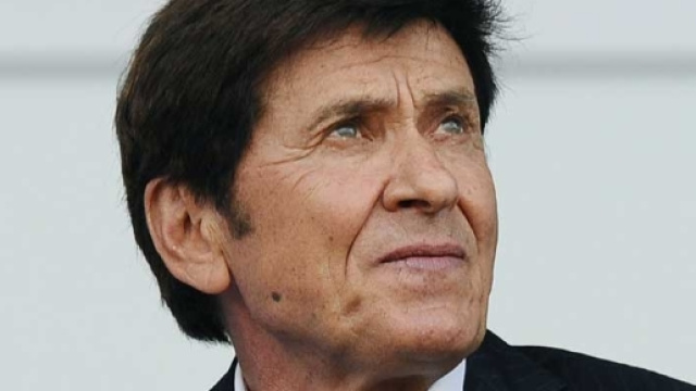 Gianni Morandi fa gli auguri su Facebook ai Francesco