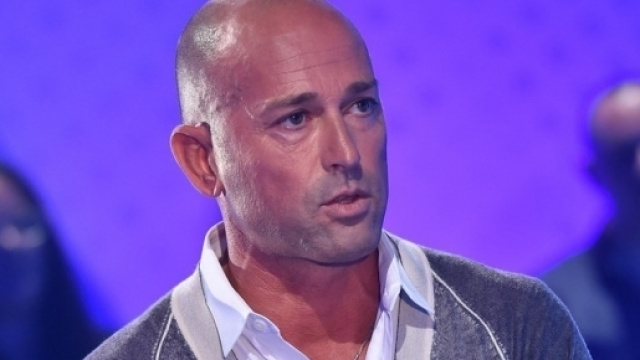 Grande Fratello Vip: Stefano Bettarini in lacrime