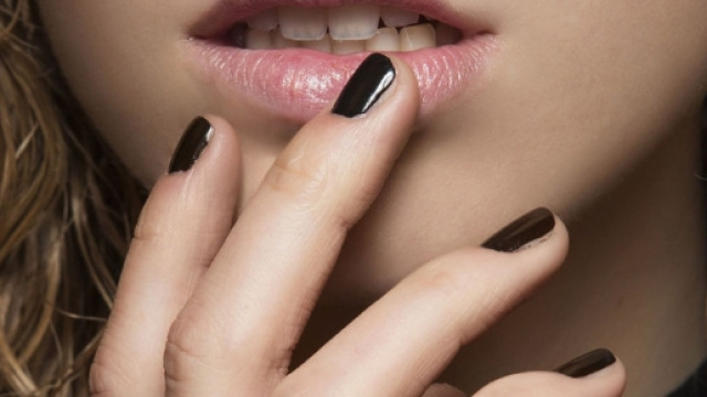 Novit&agrave; nail art: manicure e tonalit&agrave;, inverno 2017