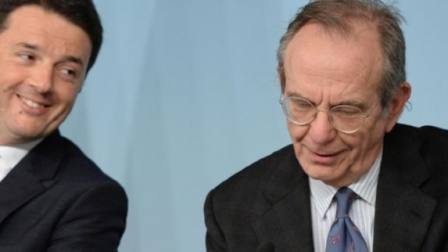 Renzi e Padoan: problemi con il Def.