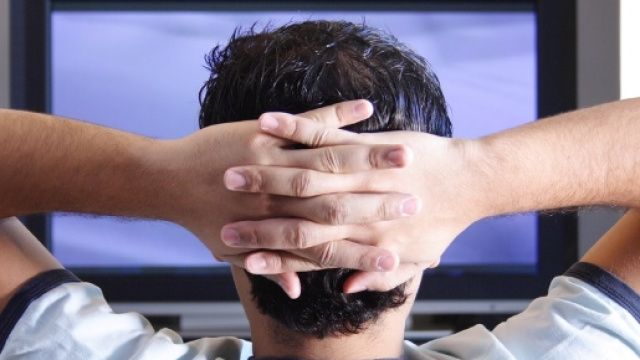 Sky e Mediaset con sistema iptv a 10 euro al mese, la truffa che fa rischiare il carcere