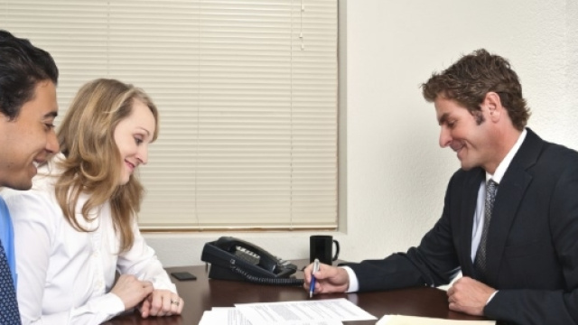 Cacciare il convivente dall'abitazione &egrave; possibile, ma solo dopo il preavviso di uno dei due coniugi