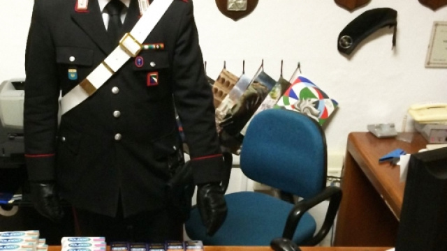 Tra la refurtiva i Carabinieri hanno anche recuperato 22 confezioni di pasta adesiva per dentiere.