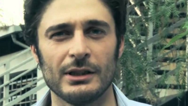 Lino Guanciale ha doppiato Richard Madden ne 'I Medici' - youtube.com