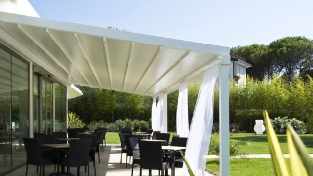 Pergotende e Gazebo: ecco qunado serve il permesso di costruire