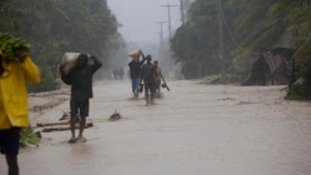 Uragano Matthew, scene apocalittiche ad Haiti, la Florida si avvicina