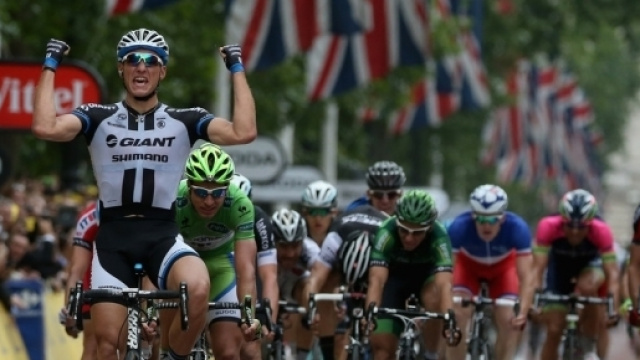 Ciclismo, ancora doping: nel mirino degli investigatori il team Sky.