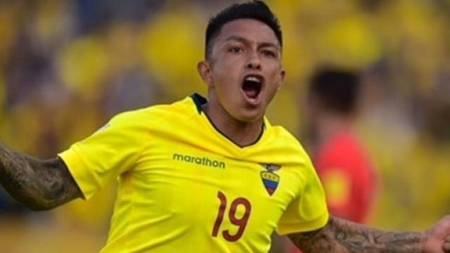 Il difensore Cristian Ramirez, autore del secondo gol dell'Ecuador contro il Cile
