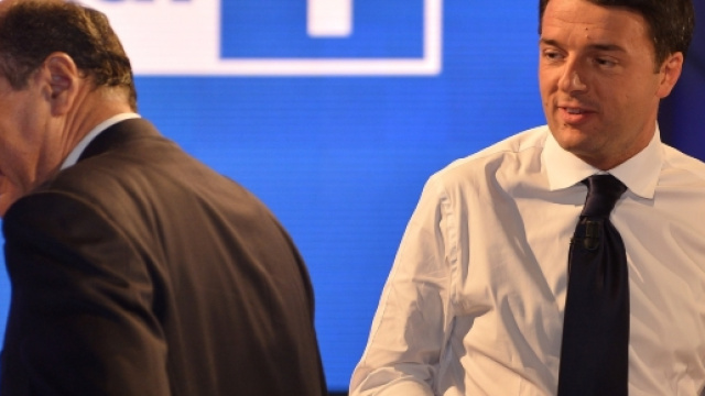 L'ex segretario del Pd Pierluigi Bersani in polemica con il compagno di partito, e premier, Matteo Renzi