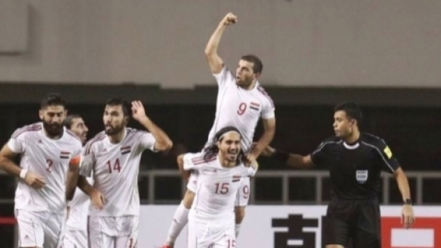 La gioia dei giocatori siriani dopo il gol di Mahmoud al-Mawas (con il numero 9)