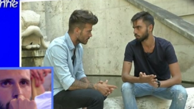 Claudio Sona durante un'esterna con Mario Serpa.