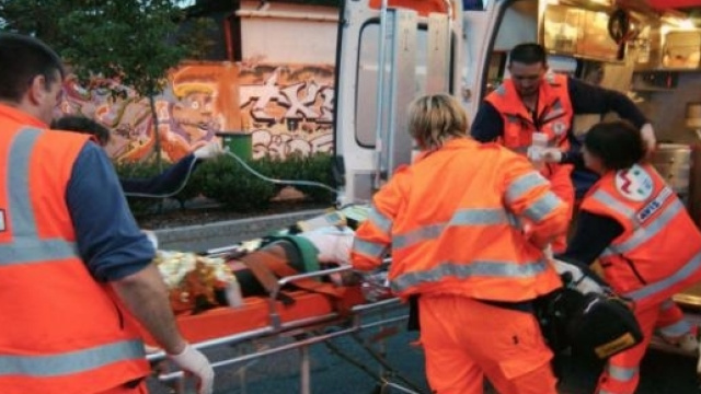 Calabria: 30enne precipita dalla propria abitazione