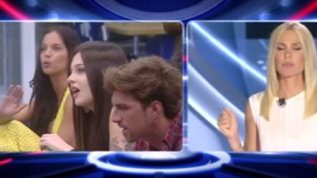 Continuano le tensioni tra Andrea e Asia.