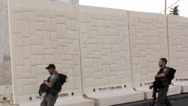 Israele, sparatoria nella stazione dei bus: 4 feriti e un morto ... - repubblica.it