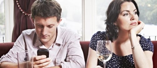 Is Social Media Damaging Our Ability to Interact Face-to-Face? - m2now.co.nz