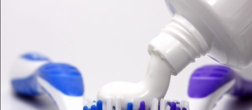 Conhe&ccedil;a alguns truques utilizando creme dental